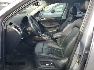 2015 Audi Q5 Premium Plus z VIN WA1LFAFP8FA100379, wystawiony jako Copart lot #49571005 z przebiegiem Nie podano mil oraz Szkody całkowita. Historia ofert i sprzedaży dostępna na DreamBid. Obrazek 7.