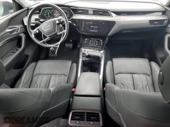2021 Audi e-tron Prestige z VIN WA1VABGE0MB004327, wystawiony jako Copart lot #51814545 z przebiegiem 16 460 mil mil oraz Szkoda całkowita • Salvage title. Historia ofert i sprzedaży dostępna na DreamBid. Obrazek 8.