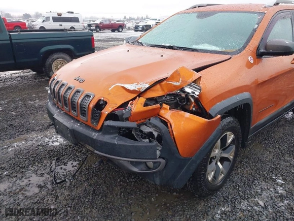 2015 Jeep Cherokee Trailhawk with VIN 1C4PJMBS5FW502185, listed as a IAAI auction lot 41535588 with 81,361 mi miles. Bid and sale history available at carsss.com. Image 6.