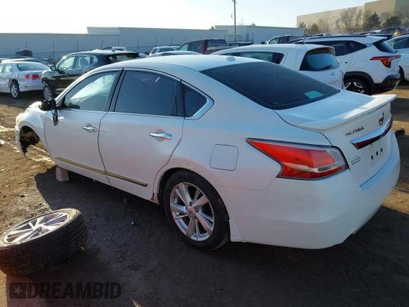 2015 Nissan Altima SL with VIN 1N4AL3AP8FN354133, listed as a IAAI auction lot 41669094 with 215,905 mi miles and . Bid and sale history available at DreamBid. Image 3.
