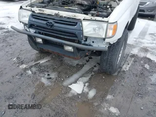 2002 Toyota 4Runner SR5 z VIN JT3GN86R620228645, wystawiony jako IAAI lot #41427161 z przebiegiem Nie podano mil oraz . Historia ofert i sprzedaży dostępna na DreamBid. Obrazek 6.