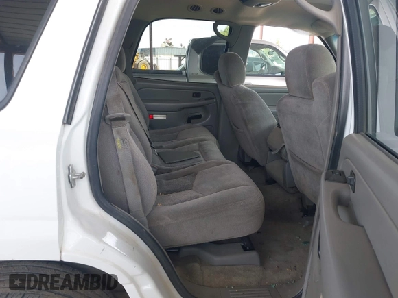 2004 Chevrolet Tahoe LS with VIN 1GNEC13V24J290596, listed as a IAAI auction lot 41956638 with 199,004 mi miles. Bid and sale history available at carsss.com. Image 8.