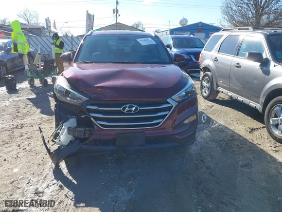 2017 Hyundai Tucson SE Plus with VIN KM8J33A45HU391175, listed as a IAAI auction lot 41803304 with 70,784 mi miles. Bid and sale history available at carsss.com. Image 13.