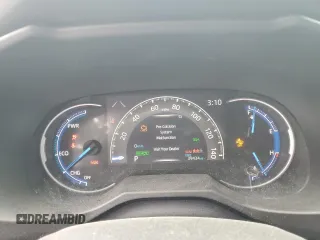 2021 Toyota RAV4 Hybrid XSE with VIN 2T3E6RFVXMW020561, listed as a Copart auction lot 64822005 with 39,434 mi miles and Salvage title. Bid and sale history available at DreamBid. Image 9.