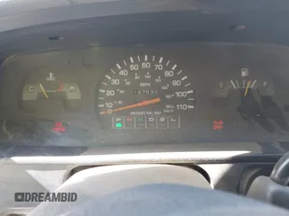 1992 Toyota Pickup DLX z VIN JT4RN82P8N5056666, wystawiony jako IAAI lot #42320829 z przebiegiem 147 032 mil mil oraz . Historia ofert i sprzedaży dostępna na DreamBid. Obrazek 7.