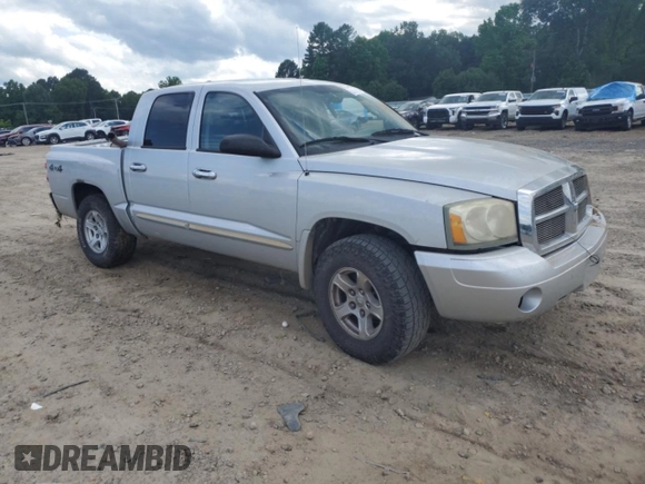2005 Dodge Dakota SLT z VIN 1D7HW48K85S226691, wystawiony jako Copart lot #59007185 z przebiegiem Nie podano mil oraz Czysty tytuł • Clean title. Historia ofert i sprzedaży dostępna na DreamBid. Obrazek 4.