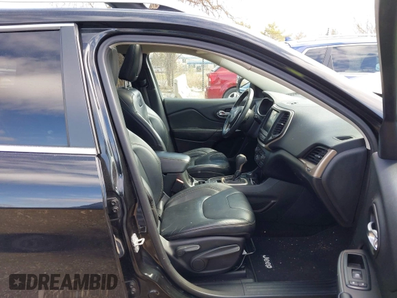 2014 Jeep Cherokee Limited with VIN 1C4PJMDS2EW153305, listed as a IAAI auction lot 41908007 with 88,015 mi miles. Bid and sale history available at carsss.com. Image 5.