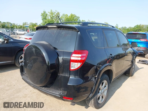 2009 Toyota RAV4 z VIN 2T3ZF31VX9W001179, wystawiony jako IAAI lot #42393166 z przebiegiem 152 751 mil mil oraz . Historia ofert i sprzedaży dostępna na DreamBid. Obrazek 4.
