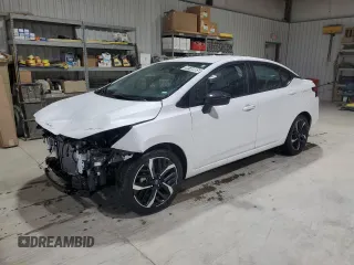 2024 Nissan Versa SR z VIN 3N1CN8FV1RL910517, wystawiony jako Copart lot #58746985 z przebiegiem 16 281 mil mil oraz Czysty tytuł • Clean title. Historia ofert i sprzedaży dostępna na DreamBid. Obrazek 1.