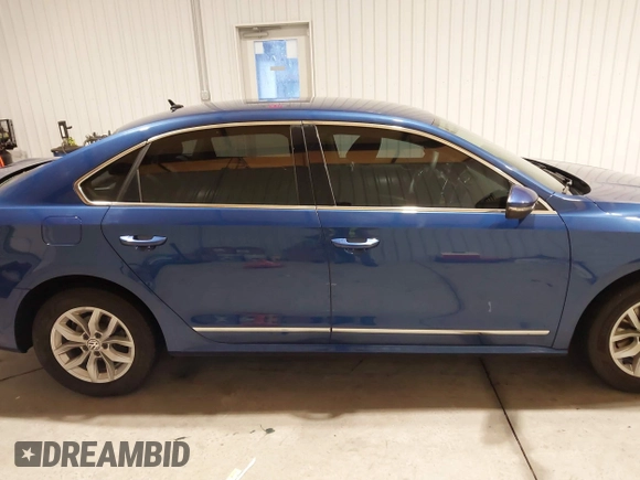 2017 Volkswagen Passat S z VIN 1VWAT7A38HC013602, wystawiony jako IAAI lot #41218616 z przebiegiem 77 497 mil mil oraz . Historia ofert i sprzedaży dostępna na DreamBid. Obrazek 13.