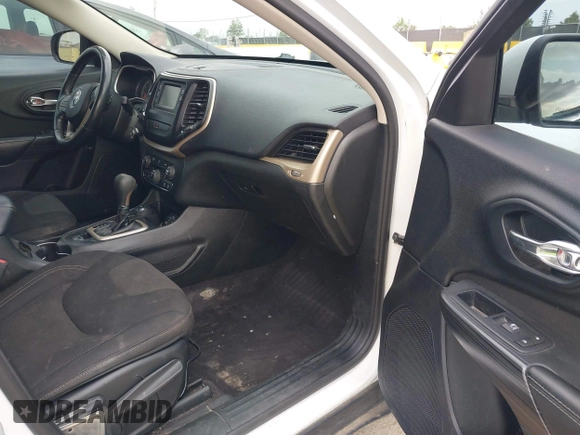 2017 Jeep Cherokee Latitude with VIN 1C4PJMCB4HW519173, listed as a IAAI auction lot 42207463 with 148,198 mi miles and . Bid and sale history available at DreamBid. Image 5.