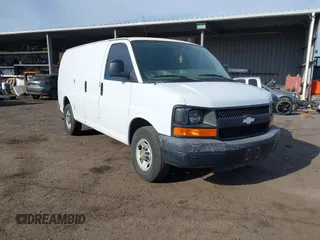 2007 Chevrolet Express Cargo z VIN 1GCGG25V271197073, wystawiony jako IAAI lot #41789063 z przebiegiem 48 198 mil mil oraz . Historia ofert i sprzedaży dostępna na DreamBid. Obrazek 1.