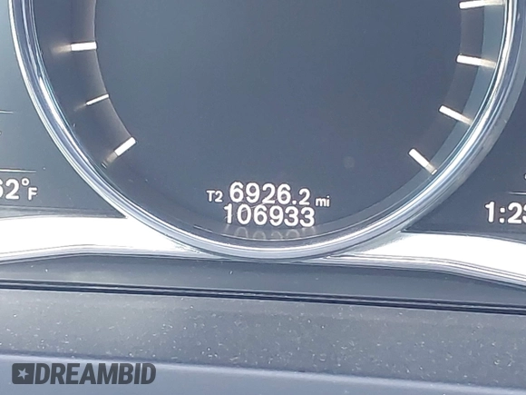 2018 Volvo S60 Inscription Platinum with VIN LYV402HM1JB156380, listed as a IAAI auction lot 41408529 with 106,933 mi miles. Bid and sale history available at carsss.com. Image 7.