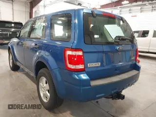 2011 Ford Escape XLS z VIN 1FMCU9C72BKB65226, wystawiony jako IAAI lot #42694360 z przebiegiem 169 375 mil mil oraz . Historia ofert i sprzedaży dostępna na DreamBid. Obrazek 3.