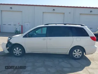 2008 Toyota Sienna CE with VIN 5TDZK23C28S132690, listed as a IAAI auction lot 41807126 with 198,152 mi miles. Bid and sale history available at carsss.com. Image 14.