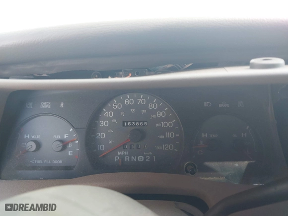 2004 Mercury Grand Marquis GS with VIN 2MEFM74W94X674014, listed as a IAAI auction lot 41973693 with 163,865 mi miles. Bid and sale history available at carsss.com. Image 7.