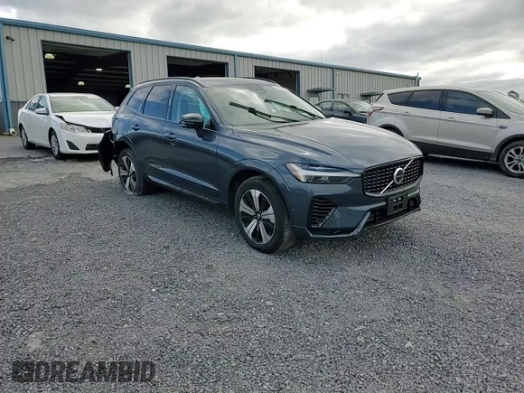 2023 Volvo XC60 Plus Dark Theme z VIN YV4H60DL2P1289471, wystawiony jako Copart lot #62508884 z przebiegiem 8 012 mil mil oraz Szkoda całkowita • Salvage title. Historia ofert i sprzedaży dostępna na DreamBid. Obrazek 11.