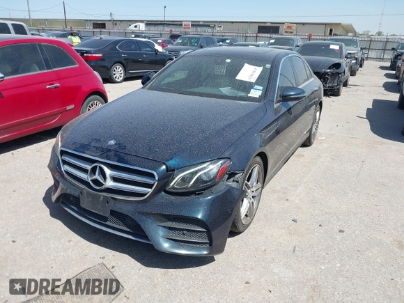 2017 Mercedes-Benz E 300 Luxury z VIN WDDZF4JB4HA082033, wystawiony jako IAAI lot #41819829 z przebiegiem 89 651 mil mil oraz . Historia ofert i sprzedaży dostępna na DreamBid. Obrazek 2.