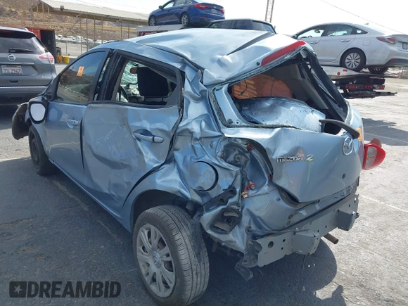 2013 Mazda 2 Sport z VIN JM1DE1KZ4D0163423, wystawiony jako IAAI lot #40404598 z przebiegiem Nie podano mil oraz . Historia ofert i sprzedaży dostępna na DreamBid. Obrazek 12.