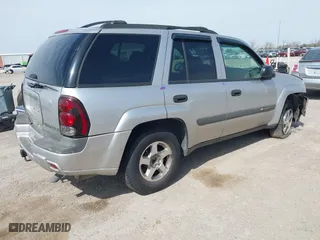2004 Chevrolet TrailBlazer LT with VIN 1GNDS13S242407656, listed as a IAAI auction lot 41776413 with 343,851 mi miles. Bid and sale history available at carsss.com. Image 4.