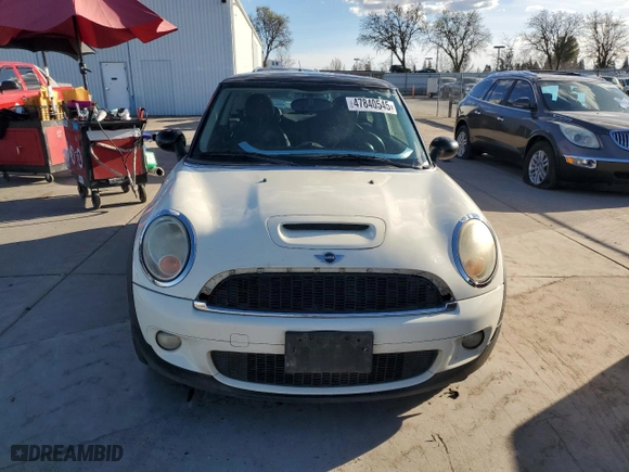 2008 MINI Cooper Hardtop S with VIN WMWMF73528TV35922, listed as a Copart auction lot 47840545 with NaN miles and Clean Title. Bid and sale history available at carsss.com. Image 5.