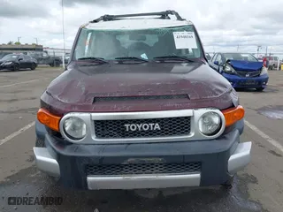 2007 Toyota FJ Cruiser with VIN JTEBU11F070077964, listed as a IAAI auction lot 41940169 with 190,652 mi miles. Bid and sale history available at carsss.com. Image 12.