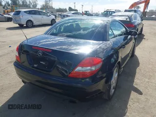 2005 Mercedes-Benz SLK-Class with VIN WDBWK56F85F066196, listed as a IAAI auction lot 41692697 with 197,941 mi miles. Bid and sale history available at carsss.com. Image 4.