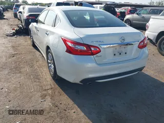2016 Nissan Altima S z VIN 1N4AL3APXGC236145, wystawiony jako IAAI lot #41883454 z przebiegiem 47 167 mil mil oraz . Historia ofert i sprzedaży dostępna na DreamBid. Obrazek 3.