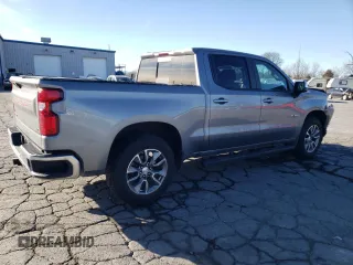 2021 Chevrolet Silverado 1500 LT with VIN 1GCUYDED5MZ162480, listed as a Copart auction lot 83811124 with 68,111 mi miles and Salvage Title. Bid and sale history available at carsss.com. Image 3.