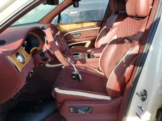 2021 Bentley Bentayga Speed z VIN SJAAR2ZV1MC038279, wystawiony jako Copart lot #75237294 z przebiegiem Nie podano mil oraz Nie do naprawy • Non repairable. Historia ofert i sprzedaży dostępna na DreamBid. Obrazek 7.
