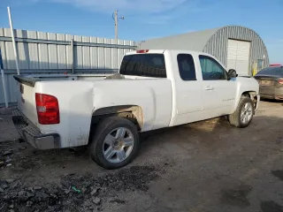2008 Chevrolet Silverado 1500 LT w/1LT with VIN 2GCEC19J381327958, listed as a Copart auction lot 43563825 with 103,391 mi miles and Salvage Title. Bid and sale history available at carsss.com. Image 3.