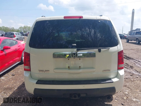 2011 Honda Pilot EX-L with VIN 5FNYF4H58BB085635, listed as a IAAI auction lot 42114205 with 218,399 mi miles. Bid and sale history available at carsss.com. Image 16.