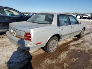 1993 Oldsmobile Cutlass Ciera S z VIN 1G3AG55N1P6333784, wystawiony jako Copart lot #44368645 z przebiegiem 82 129 mil mil oraz Czysty tytuł • Clean title. Historia ofert i sprzedaży dostępna na DreamBid. Obrazek 3.