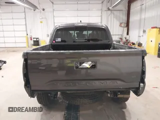 2023 Toyota Tacoma SR с VIN 3TYCZ5AN0PT178013, выставлен на аукционе IAAI как лот 42180865 с пробегом 19 355 миль миль и . История ставок и продаж доступна на DreamBid. Изображение 17.