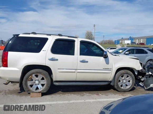 2008 GMC Yukon SLT w/4SB with VIN 1GKFK13078R209074, listed as a IAAI auction lot 41869070 with 180,950 mi miles. Bid and sale history available at carsss.com. Image 13.