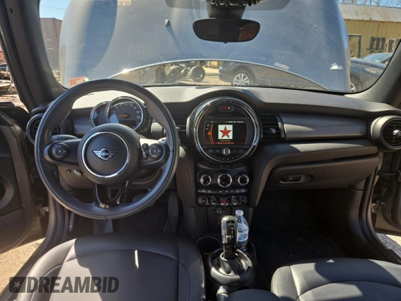 2020 MINI Convertible Cooper с VIN WMWWJ3C0XL3L01427, выставлен на аукционе Copart как лот 51099865 с пробегом 18 934 миль миль и Списание • Salvage title. История ставок и продаж доступна на DreamBid. Изображение 9.