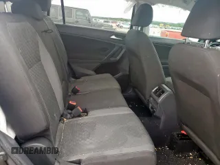 2020 Volkswagen Tiguan S z VIN 3VV1B7AX1LM180885, wystawiony jako Copart lot #60566125 z przebiegiem 59 276 mil mil oraz Szkoda całkowita • Salvage title. Historia ofert i sprzedaży dostępna na DreamBid. Obrazek 11.
