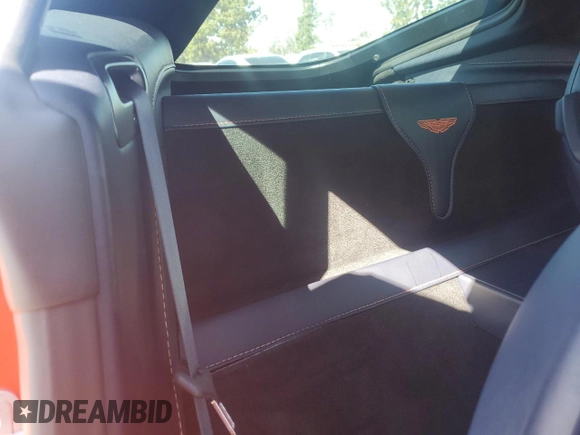 2020 Aston Martin Vantage z VIN SCFSMGAW4LGN03925, wystawiony jako Copart lot #50793594 z przebiegiem Nie podano mil oraz Szkoda całkowita • Salvage title. Historia ofert i sprzedaży dostępna na DreamBid. Obrazek 11.