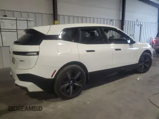 2023 BMW iX xDrive50 z VIN WB523CF0XPCM62725, wystawiony jako Copart lot #58658353 z przebiegiem 1203 mil mil oraz . Historia ofert i sprzedaży dostępna na DreamBid. Obrazek 3.