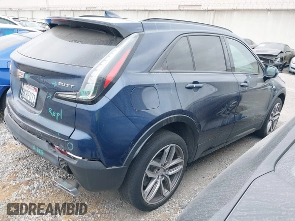 2019 Cadillac XT4 FWD Sport with VIN 1GYFZER47KF188903, listed as a IAAI auction lot 42391438 with 29,193 mi miles and . Bid and sale history available at DreamBid. Image 4.