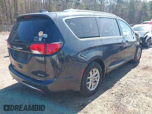 2020 Chrysler Pacifica Touring L z VIN 2C4RC1BG4LR230598, wystawiony jako IAAI lot #41782052 z przebiegiem 184 093 mil mil oraz . Historia ofert i sprzedaży dostępna na DreamBid. Obrazek 4.