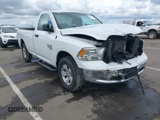 2019 Ram 1500 Tradesman z VIN 3C6JR6DG6KG506247, wystawiony jako IAAI lot #41905312 z przebiegiem 69 335 mil mil oraz . Historia ofert i sprzedaży dostępna na DreamBid. Obrazek 1.
