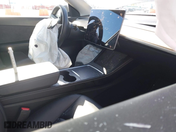 2022 Tesla Model Y Performance with VIN 7SAYGDEF5NF336693, listed as a IAAI auction lot 41805752 with 42,009 mi miles and . Bid and sale history available at DreamBid. Image 5.