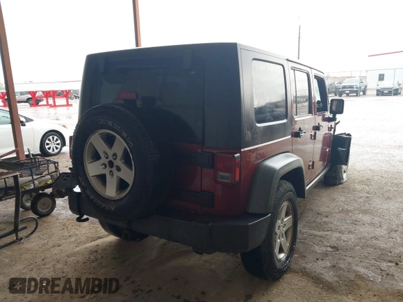 2010 Jeep Wrangler Unlimited Rubicon z VIN 1J4HA6H18AL180628, wystawiony jako IAAI lot #42110357 z przebiegiem 217 940 mil mil oraz . Historia ofert i sprzedaży dostępna na DreamBid. Obrazek 4.