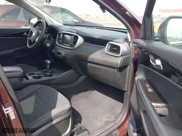 2019 Kia Sorento LX V6 with VIN 5XYPG4A52KG482706, listed as a IAAI auction lot 41755018 with NaN miles. Bid and sale history available at carsss.com. Image 5.