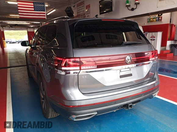 2024 Volkswagen Atlas SE with VIN 1V2HR2CA4RC567377, listed as a IAAI auction lot 42845567 with 16,658 mi miles and . Bid and sale history available at DreamBid. Image 24.