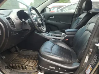 2015 Kia Sportage EX z VIN KNDPC3AC6F7688165, wystawiony jako Copart lot #57278795 z przebiegiem 109 081 mil mil oraz Czysty tytuł • Clean title. Historia ofert i sprzedaży dostępna na DreamBid. Obrazek 7.