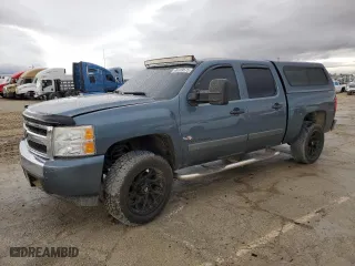 2007 Chevrolet Silverado 1500 LT w/1LT with VIN 2GCEC13CX71704763, listed as a Copart auction lot 46189575 with 111,571 mi miles and Salvage Title. Bid and sale history available at carsss.com. Image 1.