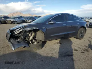 2020 Tesla Model 3 Standard Range Plus z VIN 5YJ3E1EA9LF803479, wystawiony jako Copart lot #84679174 z przebiegiem Nie podano mil oraz Szkoda całkowita • Salvage title. Historia ofert i sprzedaży dostępna na DreamBid. Obrazek 1.