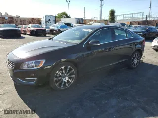 2015 Volvo S60 T6 Drive-E Platinum with VIN YV149MFM5F2361725, listed as a Copart auction lot 35998143 with 39,641 mi miles. Bid and sale history available at carsss.com. Image 1.